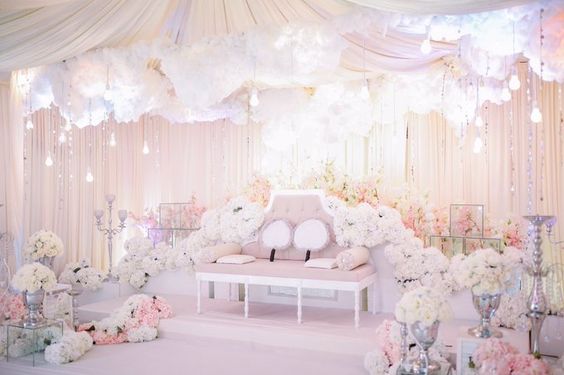 12 Idea Pelamin Tema Putih Untuk Majlis Kahwin - Pesona 