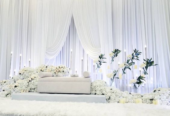 12 Idea Pelamin Tema Putih Untuk Majlis Kahwin - Pesona 